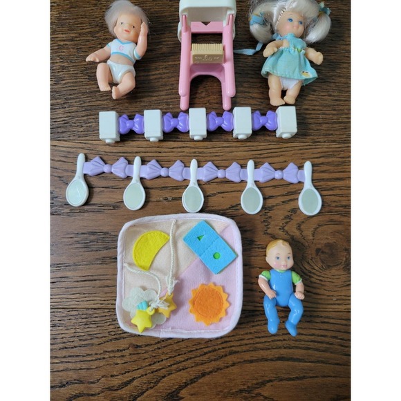 Vintage Tyco Quints Doll Accessories Bottles Mirrors Plus Other Babies - Picture 6 of 6